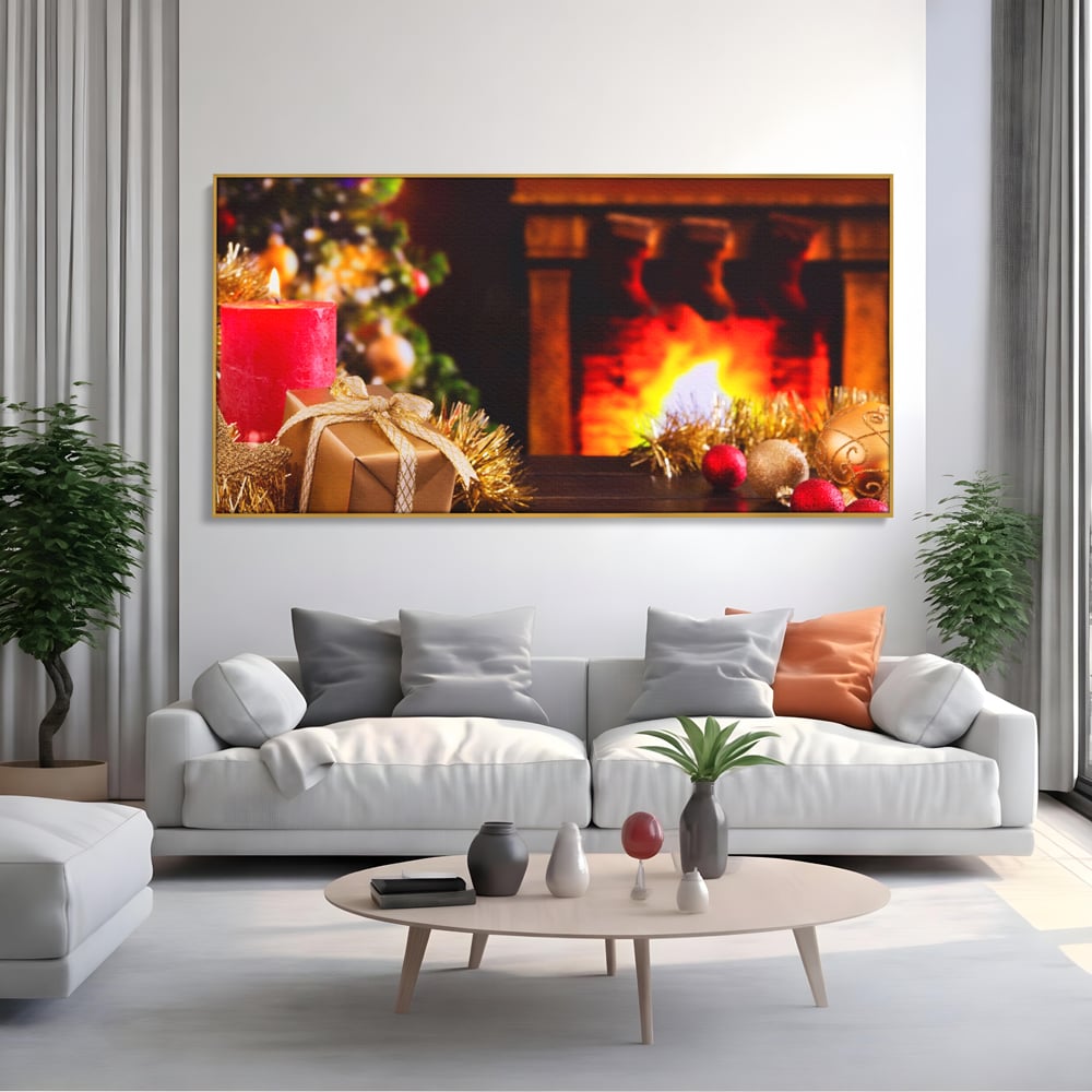 Tablou canvas cu tablou canvas cu peisaj de craciun, in rama de aluminiu auriu, pe perete intr-un living